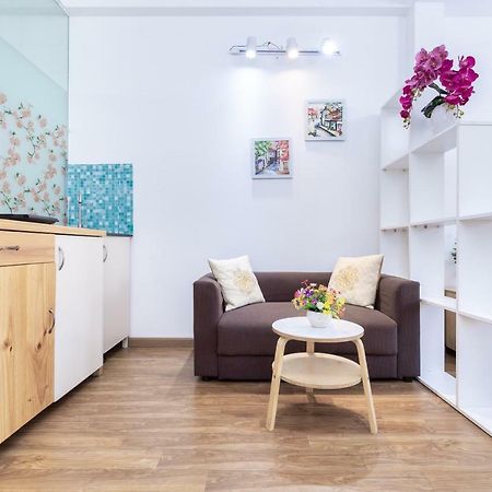 Cozrum Homes Truong Dinh Thành Pho Ho Chí Minh Esterno foto